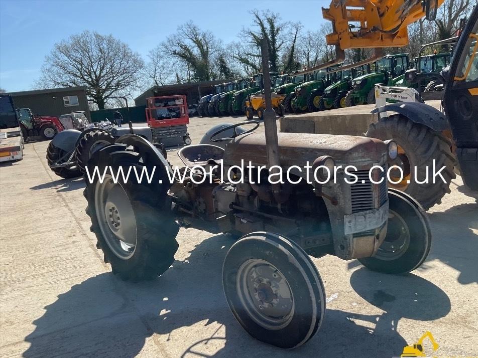 Tractor - Ferguson TRACTOR