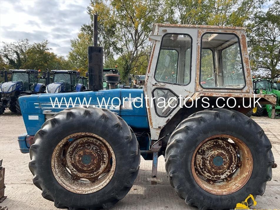 Tractor - Ford COUNTY 1164