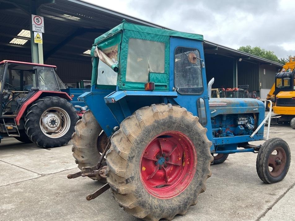 Tractor - Fordson Super Major