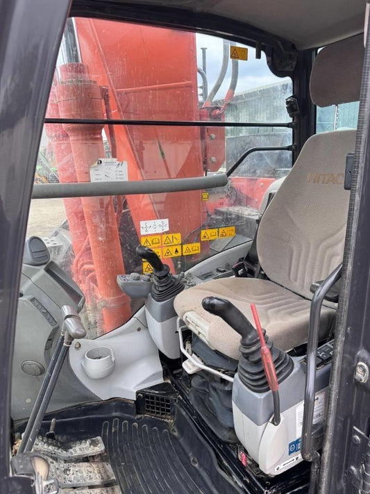 Excavator pe senile - Hitachi ZX 135 US-6