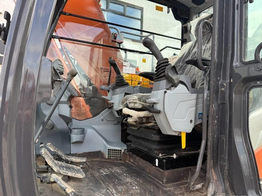 Excavator pe senile - Hitachi ZX 135 USBL-7