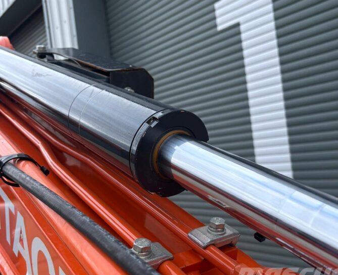 Miniexcavator - Hitachi ZX55U-6 CLR