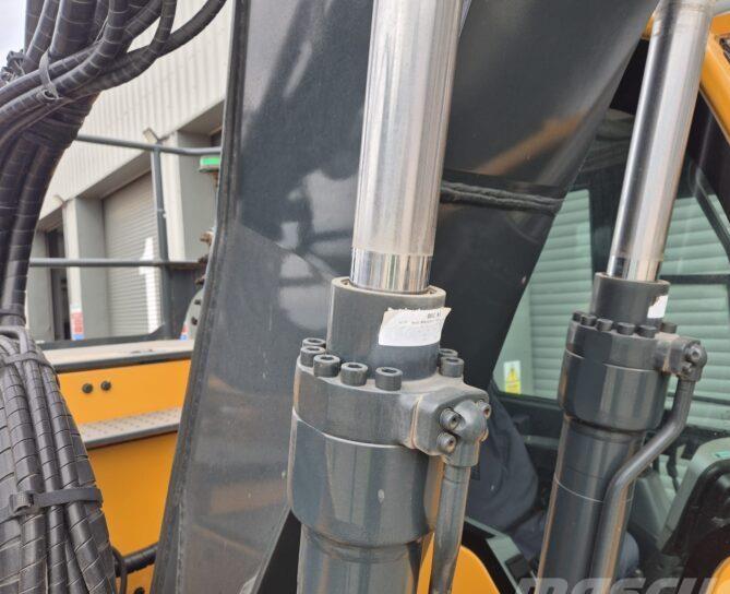 Excavator pe senile - Hyundai HX130ALCR