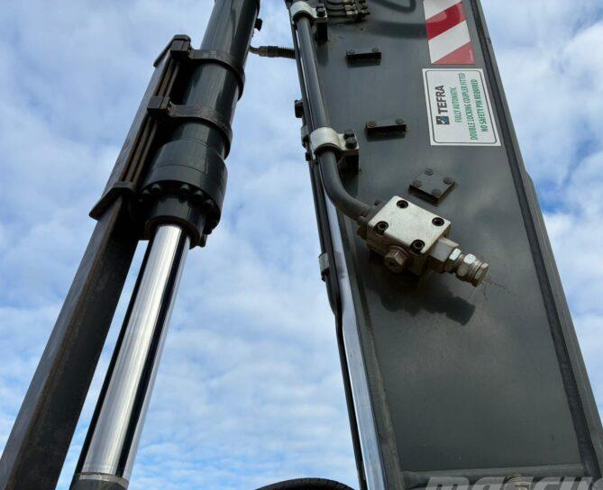 Excavator pe senile - Hyundai HX235ALCR