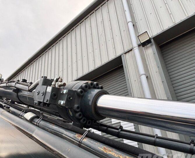 Excavator pe senile - Hyundai HX380AL