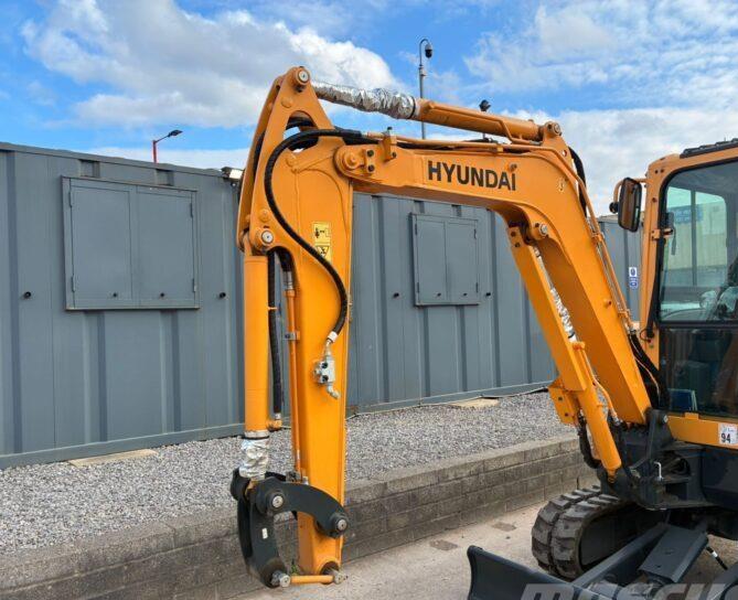 Miniexcavator - Hyundai R30Z-9AK