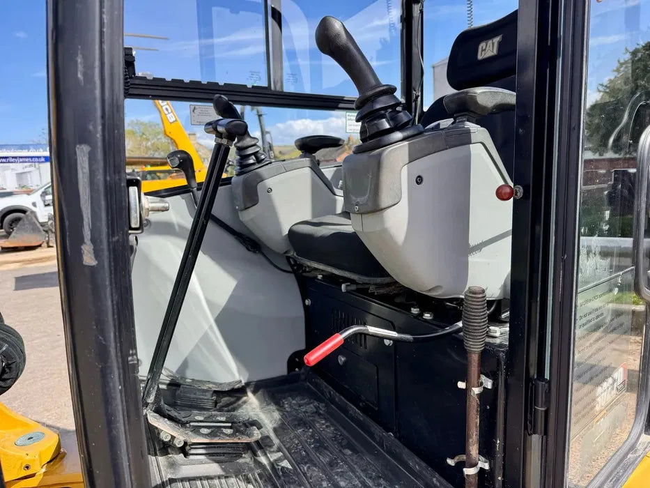 Caterpillar 302.7 – Miniexcavator - VASTech Machinery