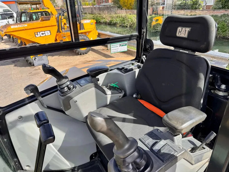 Caterpillar 302.7 – Miniexcavator - VASTech Machinery