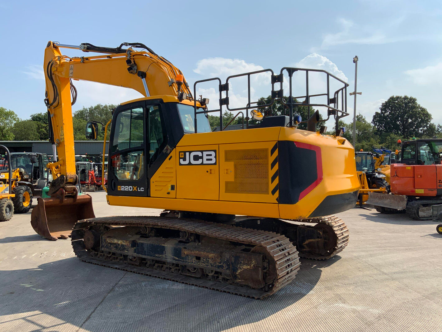 EXCAVATOR JCB 220 X - VASTech Machinery 