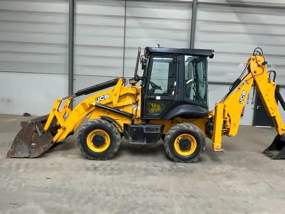 Buldoexcavator - JCB 2 CX Streetmaster 4 WS