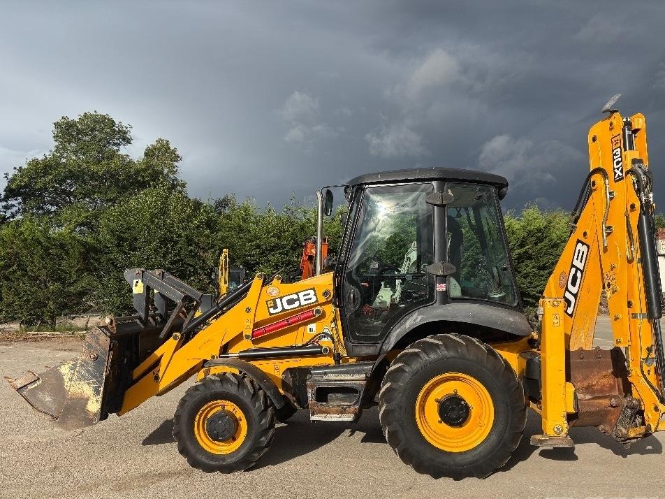 Buldoexcavator - JCB 3CX