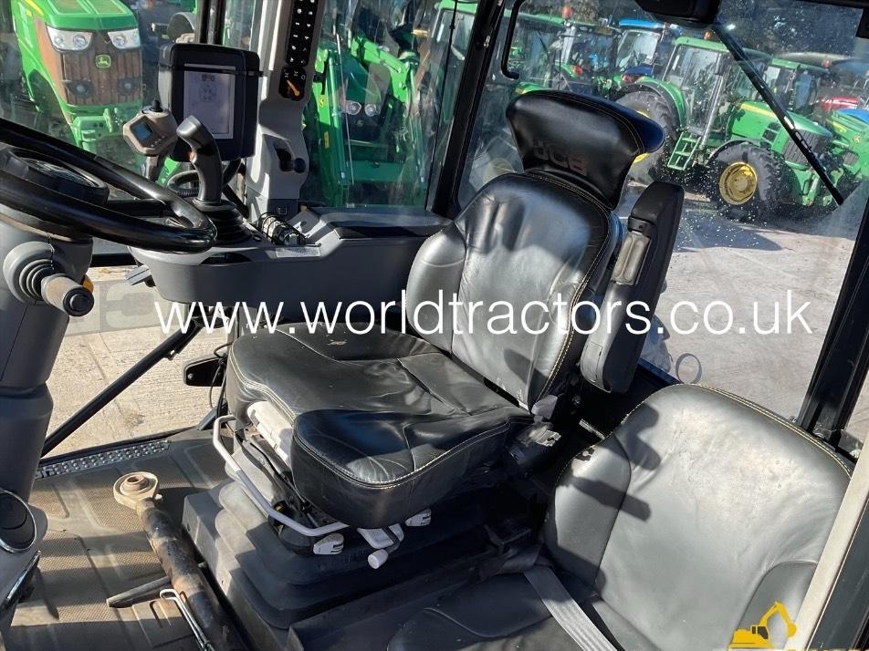 Tractor - JCB Fastrac 4220