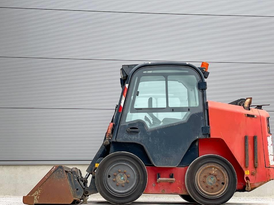 Mini incarcator - JCB R260