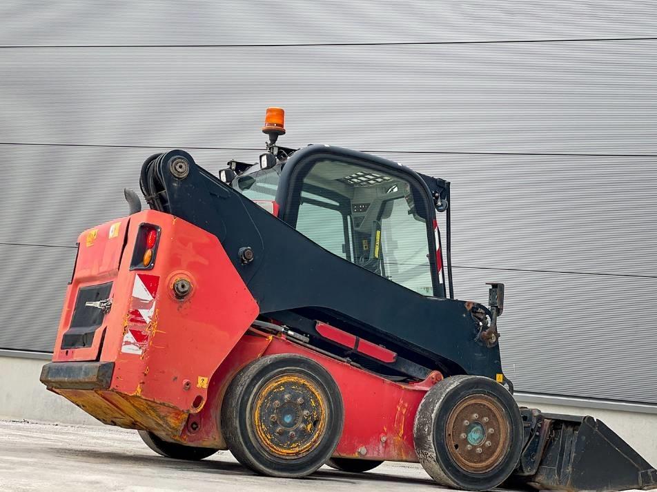 Mini incarcator - JCB R260