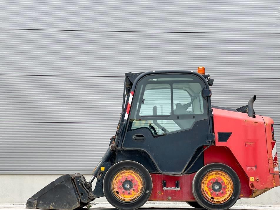 Mini incarcator - JCB R260