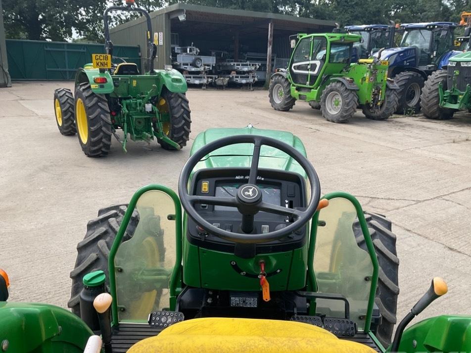 Tractor - John Deere 5050E