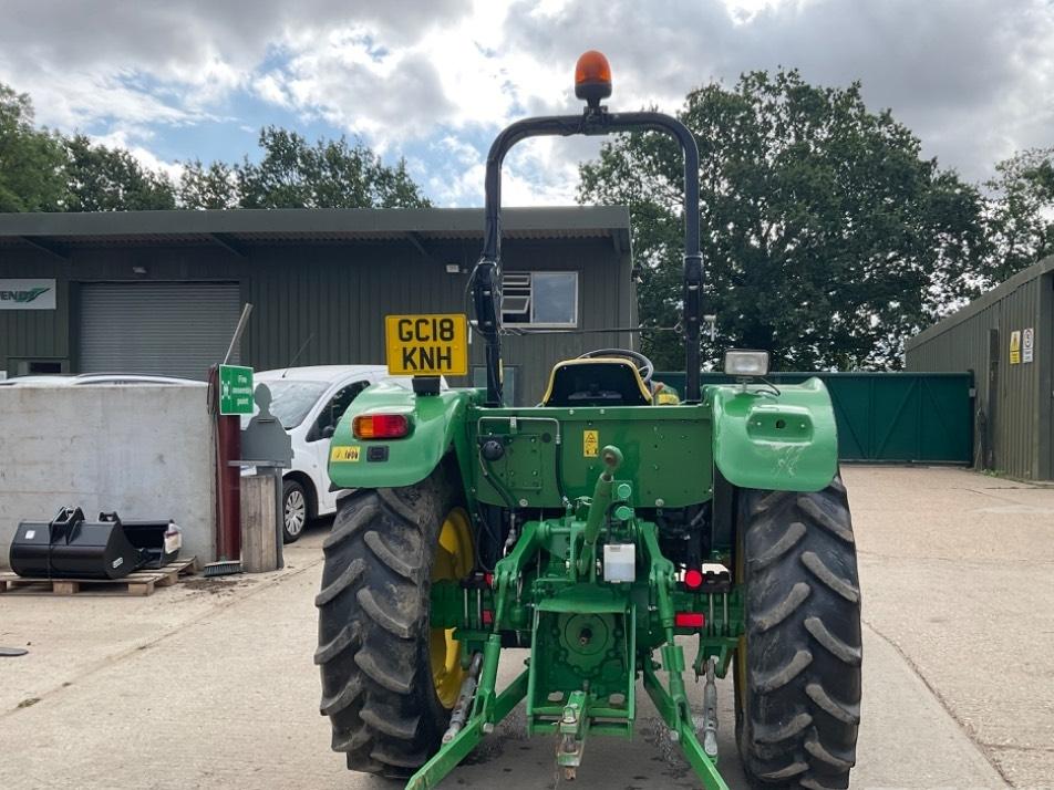 Tractor - John Deere 5050E