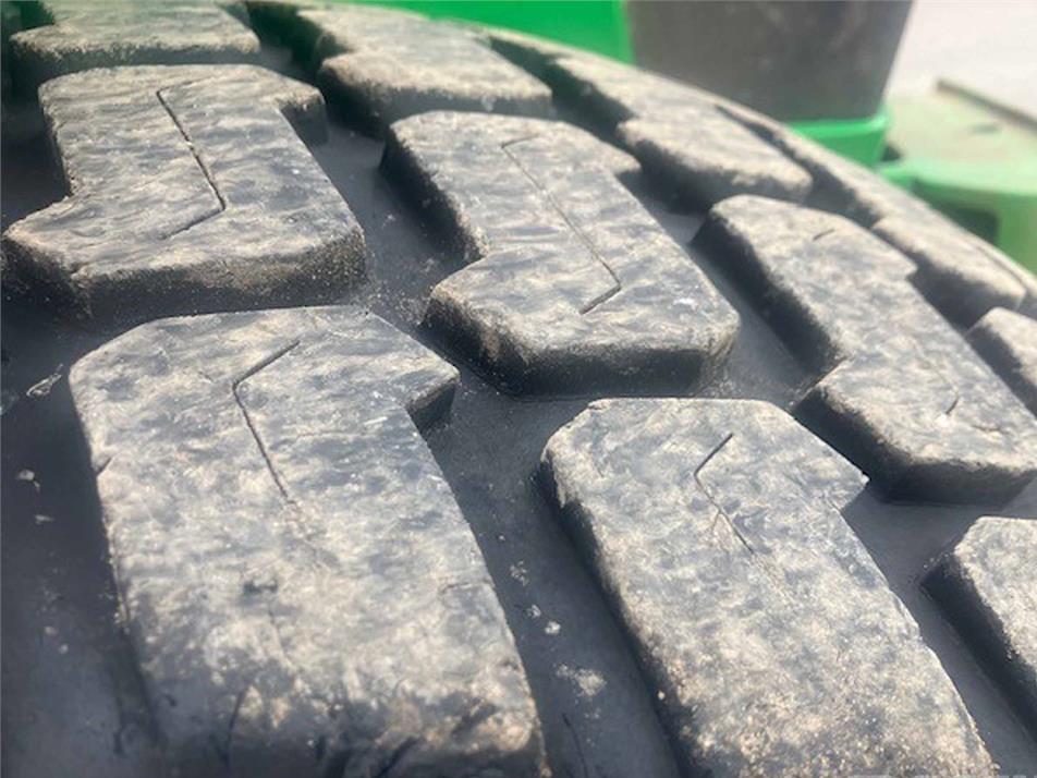 Tractor - John Deere 5085M