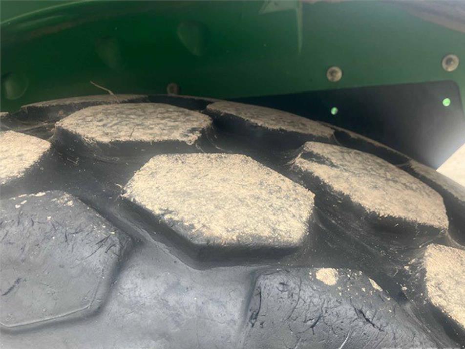 Tractor - John Deere 5085M