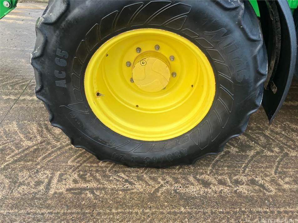 Tractor - John Deere 6120M