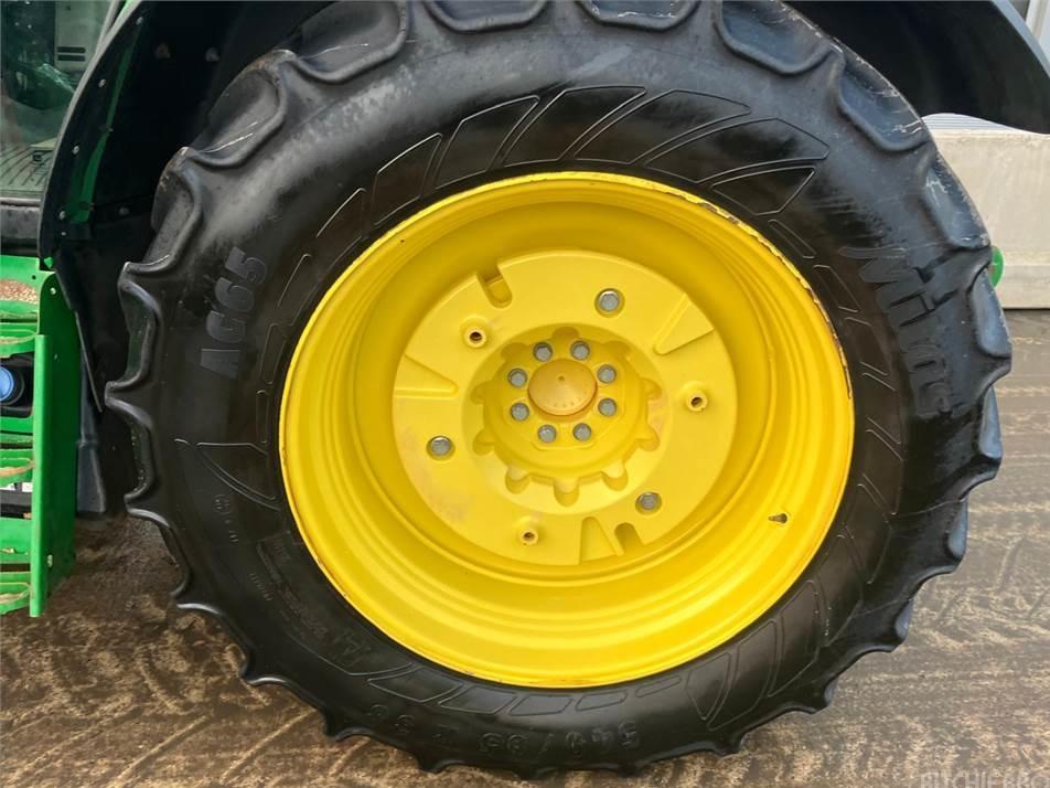 Tractor - John Deere 6120M