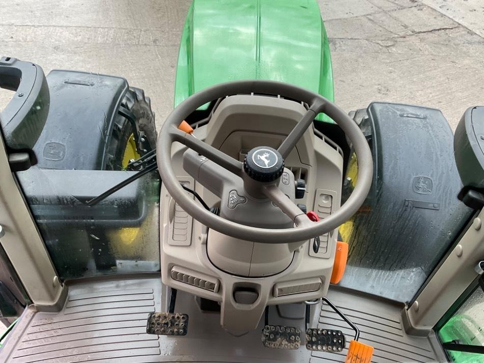 Tractor - John Deere 6130 M