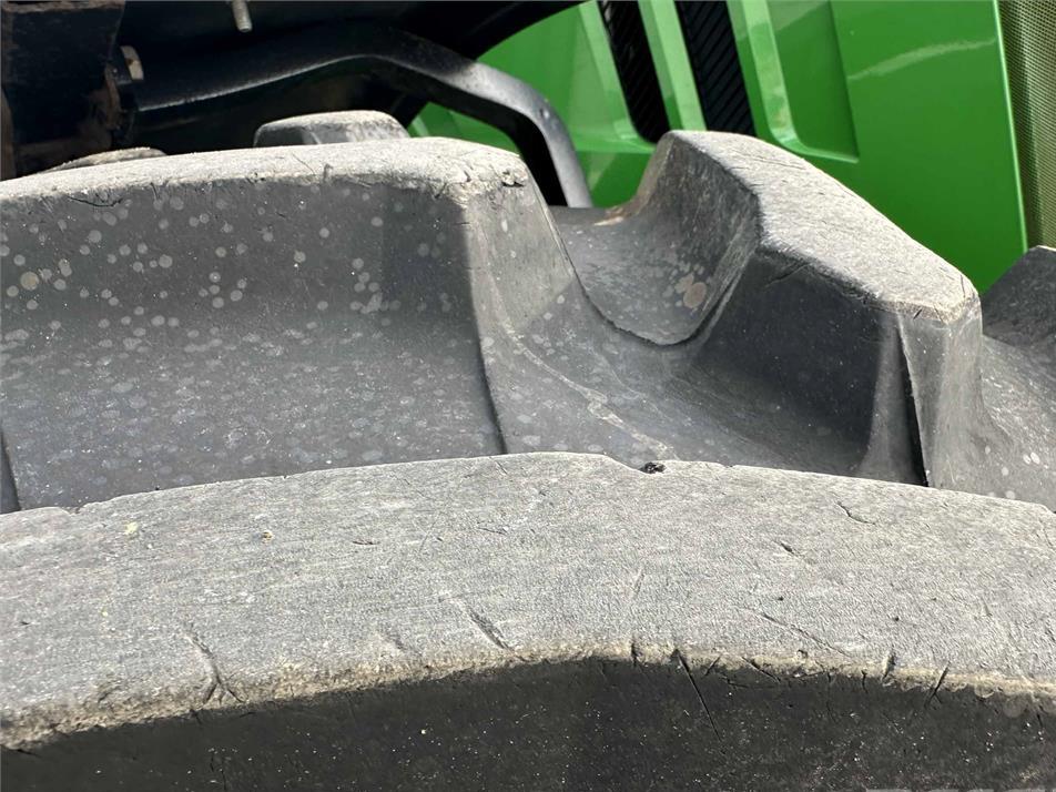 Tractor - John Deere 6130R