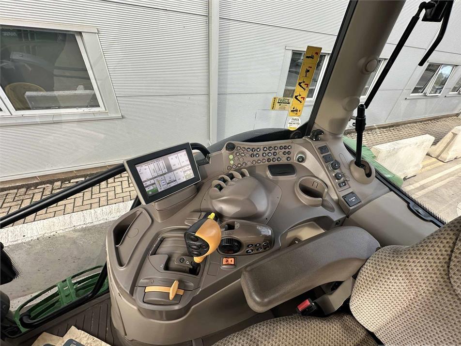 Tractor - John Deere 6130R