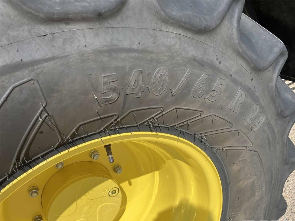 Tractor - John Deere 6140M