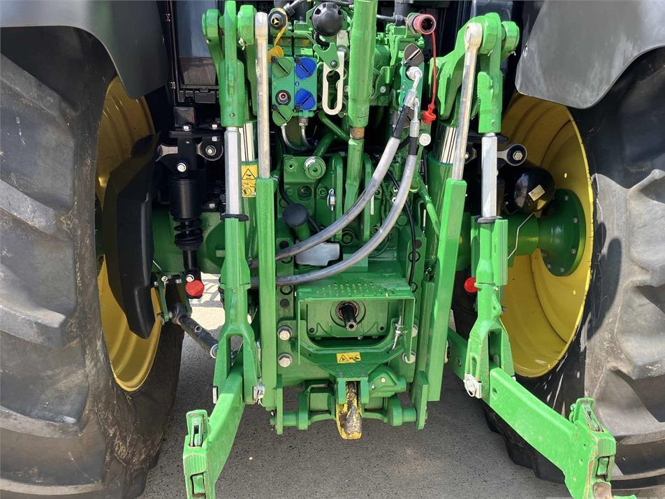 Tractor - John Deere 6140M