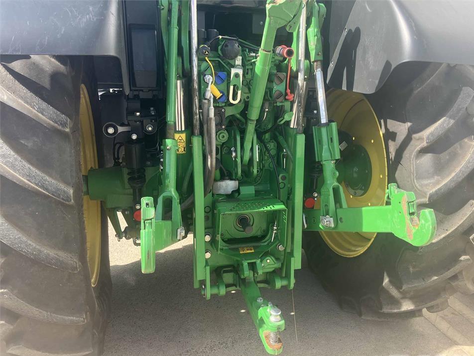 Tractor - John Deere 6145M