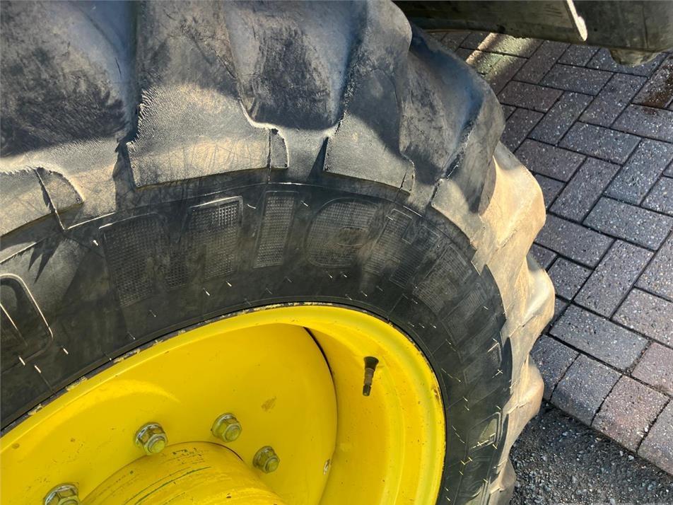 Tractor - John Deere 6145R