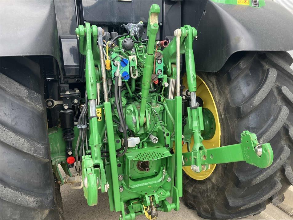 Tractor - John Deere 6155M