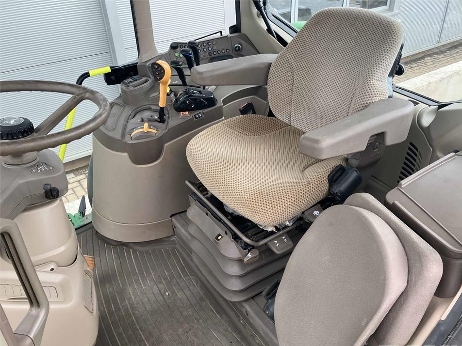 Tractor - John Deere 6155M