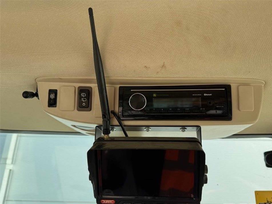 Tractor - John Deere 6155M