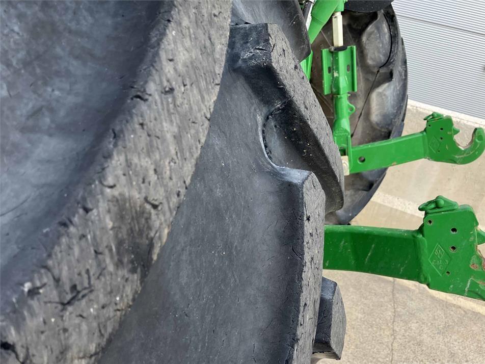 Tractor - John Deere 6155M