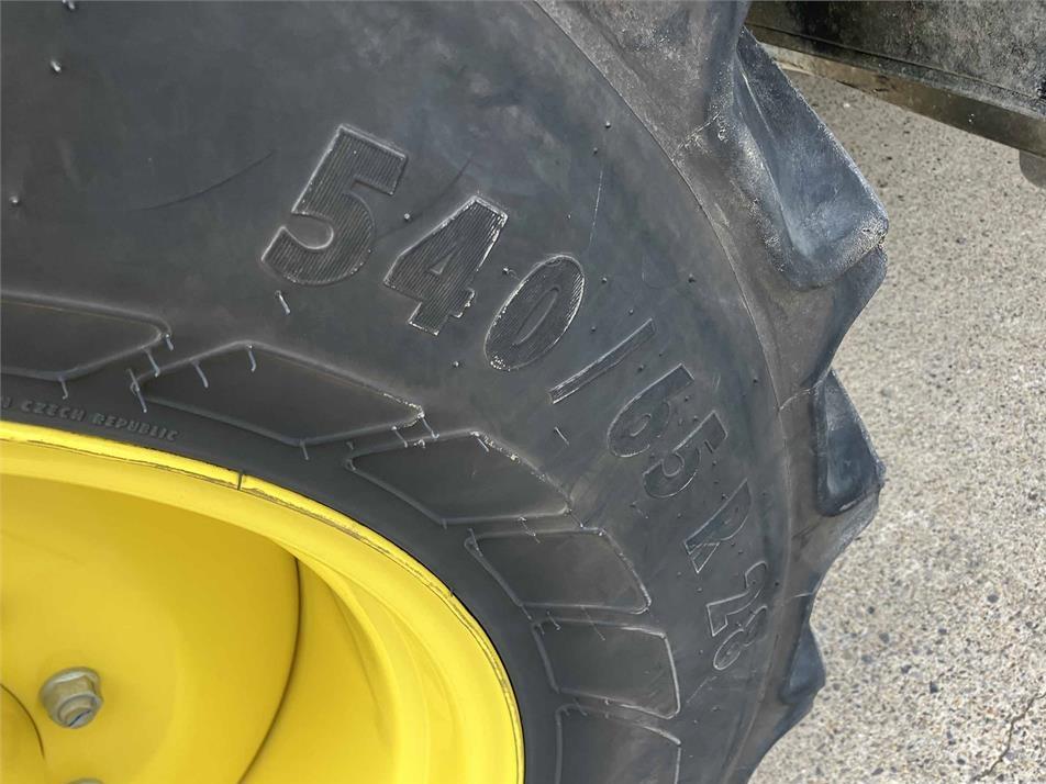 Tractor - John Deere 6155M