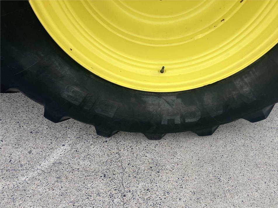 Tractor - John Deere 6155R