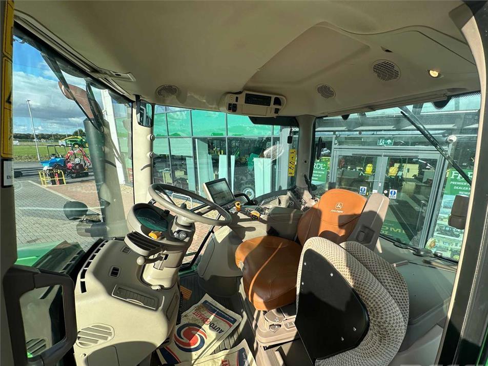 Tractor - John Deere 6195R