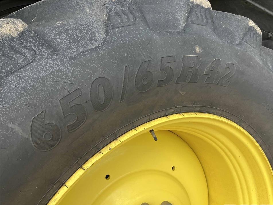 Tractor - John Deere 6195R