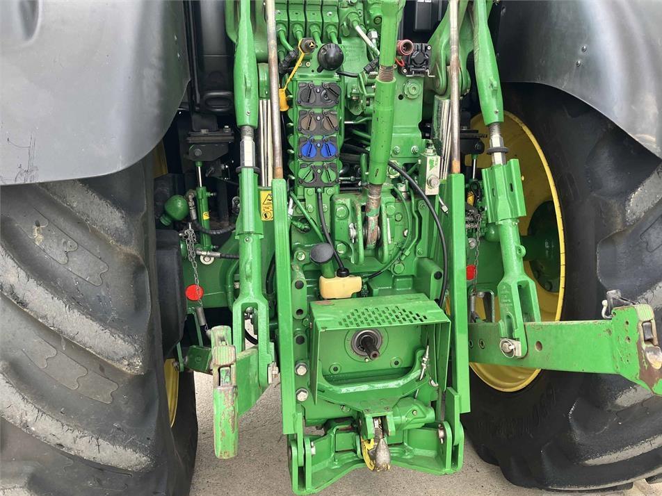 Tractor - John Deere 6195R