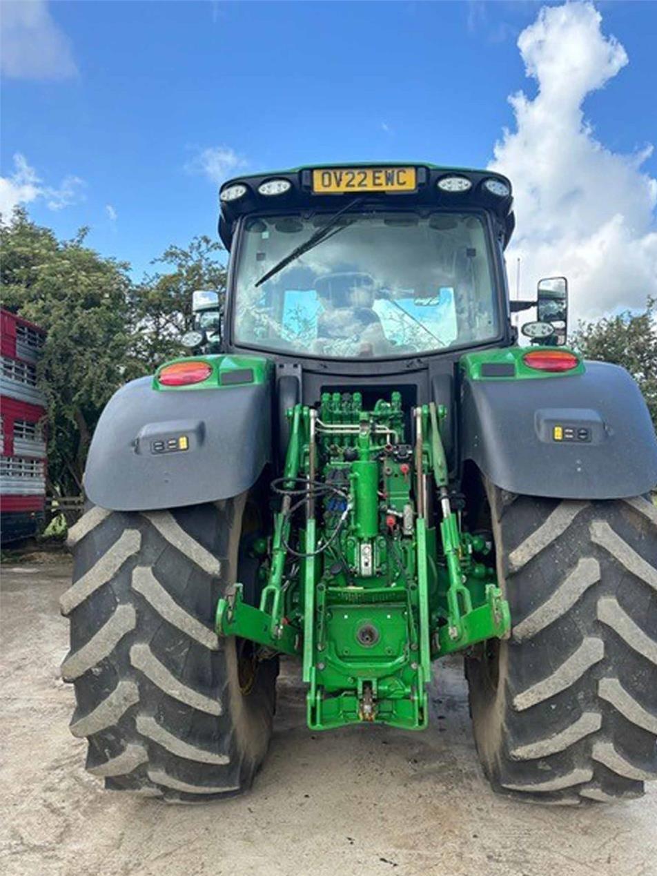Tractor - John Deere 6215R