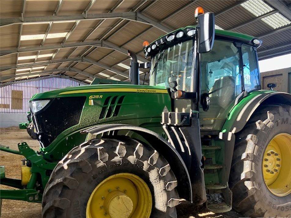 Tractor - John Deere 6215R