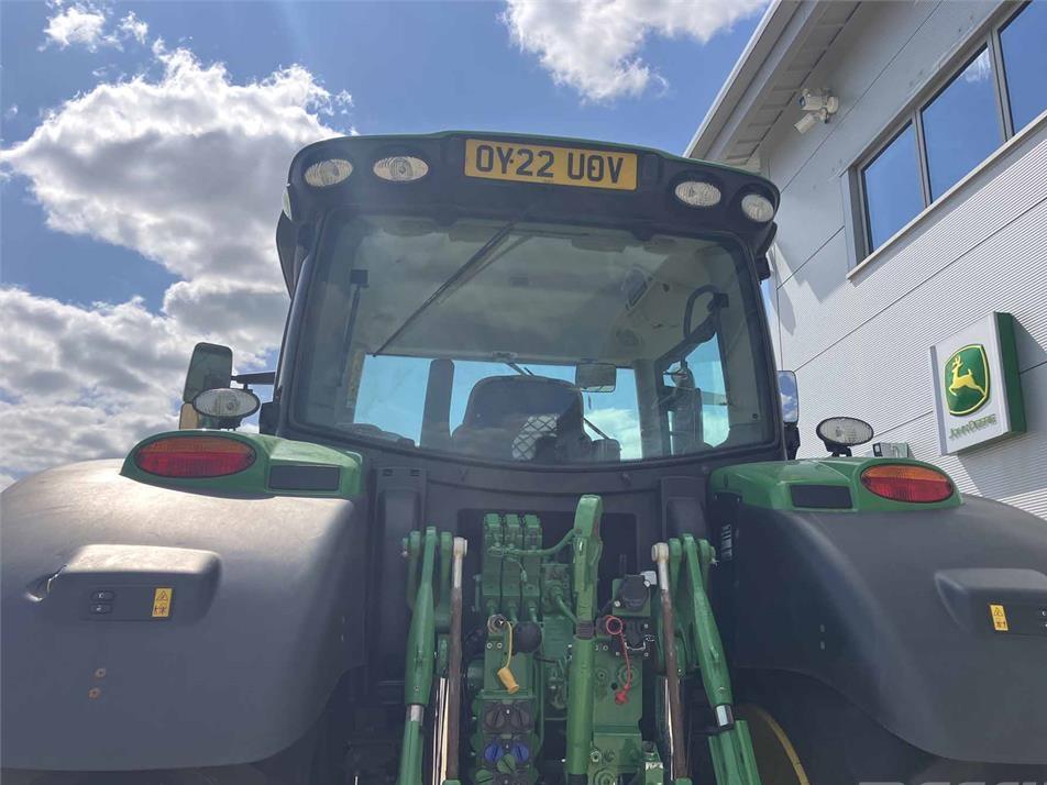 Tractor - John Deere 6215R