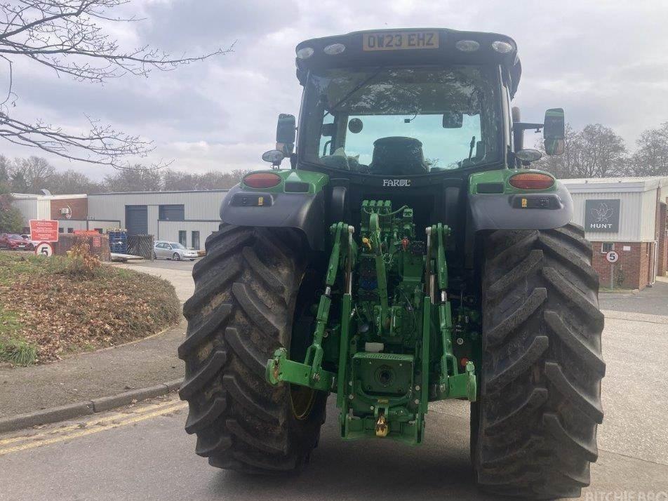 Tractor - John Deere 6215R