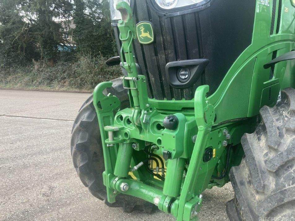 Tractor - John Deere 6215R