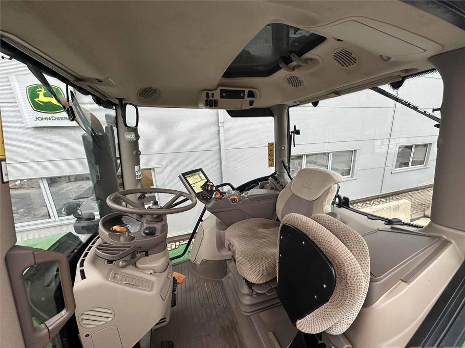 Tractor - John Deere 6250R