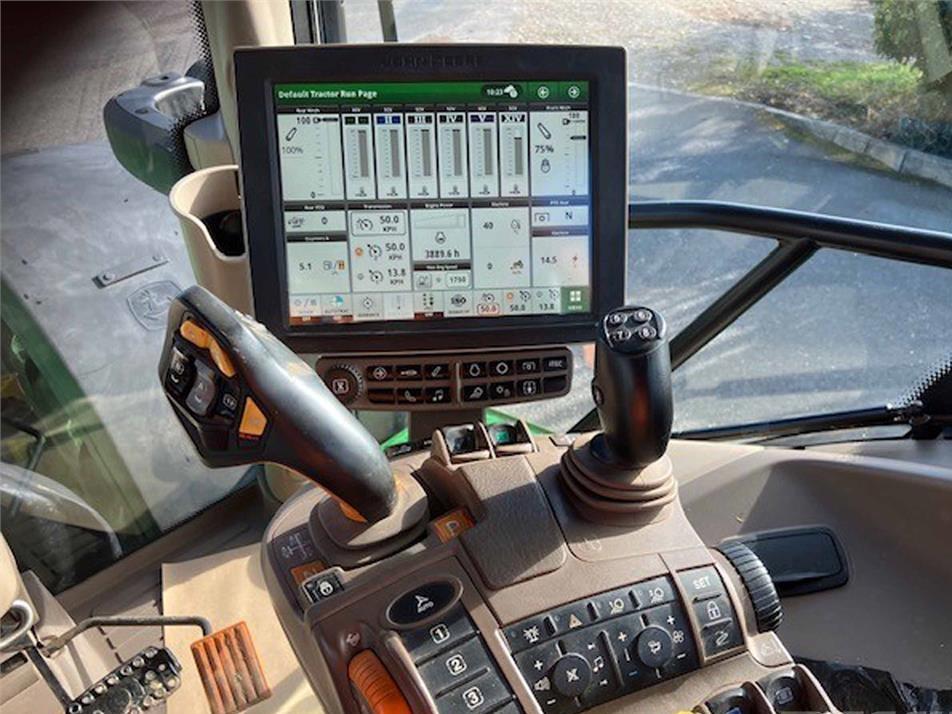 Tractor - John Deere 6250R
