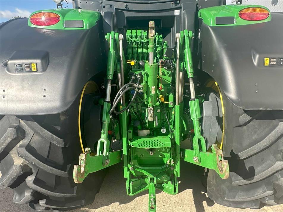 Tractor - John Deere 6250R