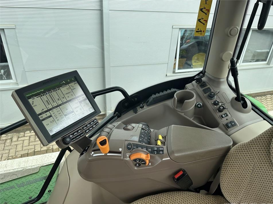 Tractor - John Deere 6250R